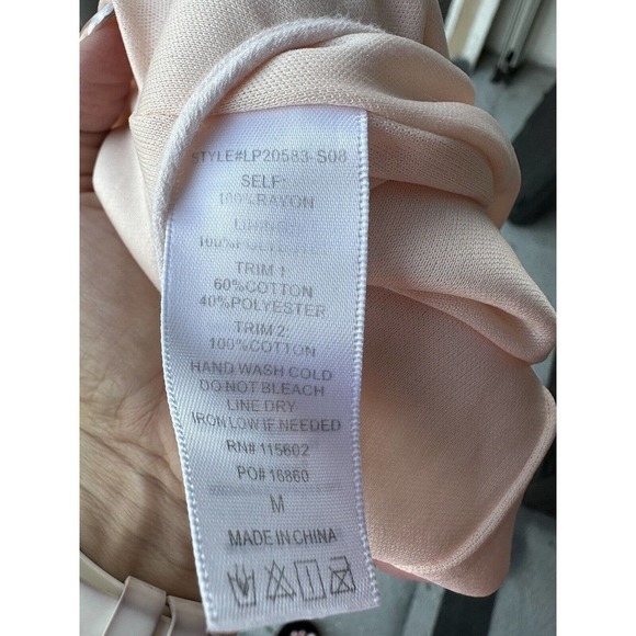 Lush Women Light Pink Cold Shoulder Romper crochet Inserts Sz M - Picture 8 of 9